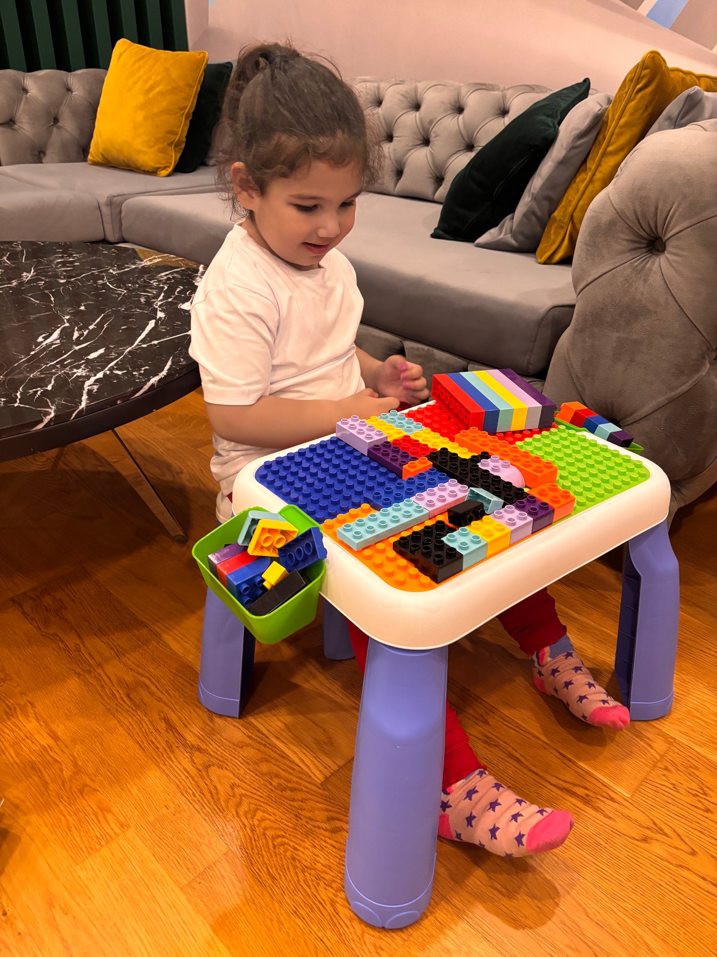 Sandalyeli Aktivite Masası Legolu 64 Parça