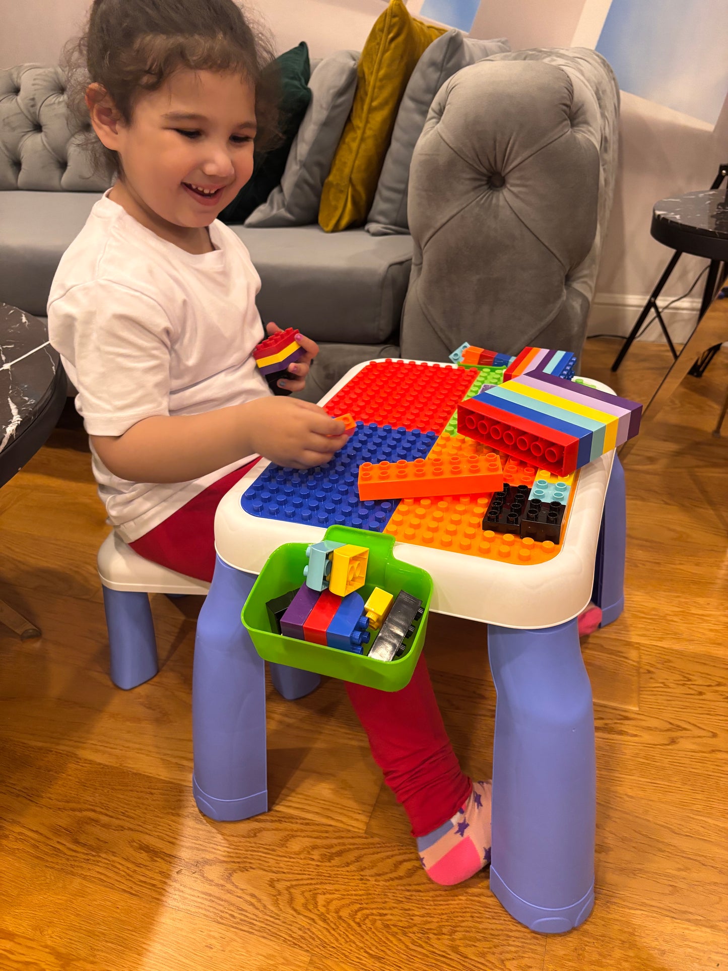 Sandalyeli Aktivite Masası Legolu 64 Parça