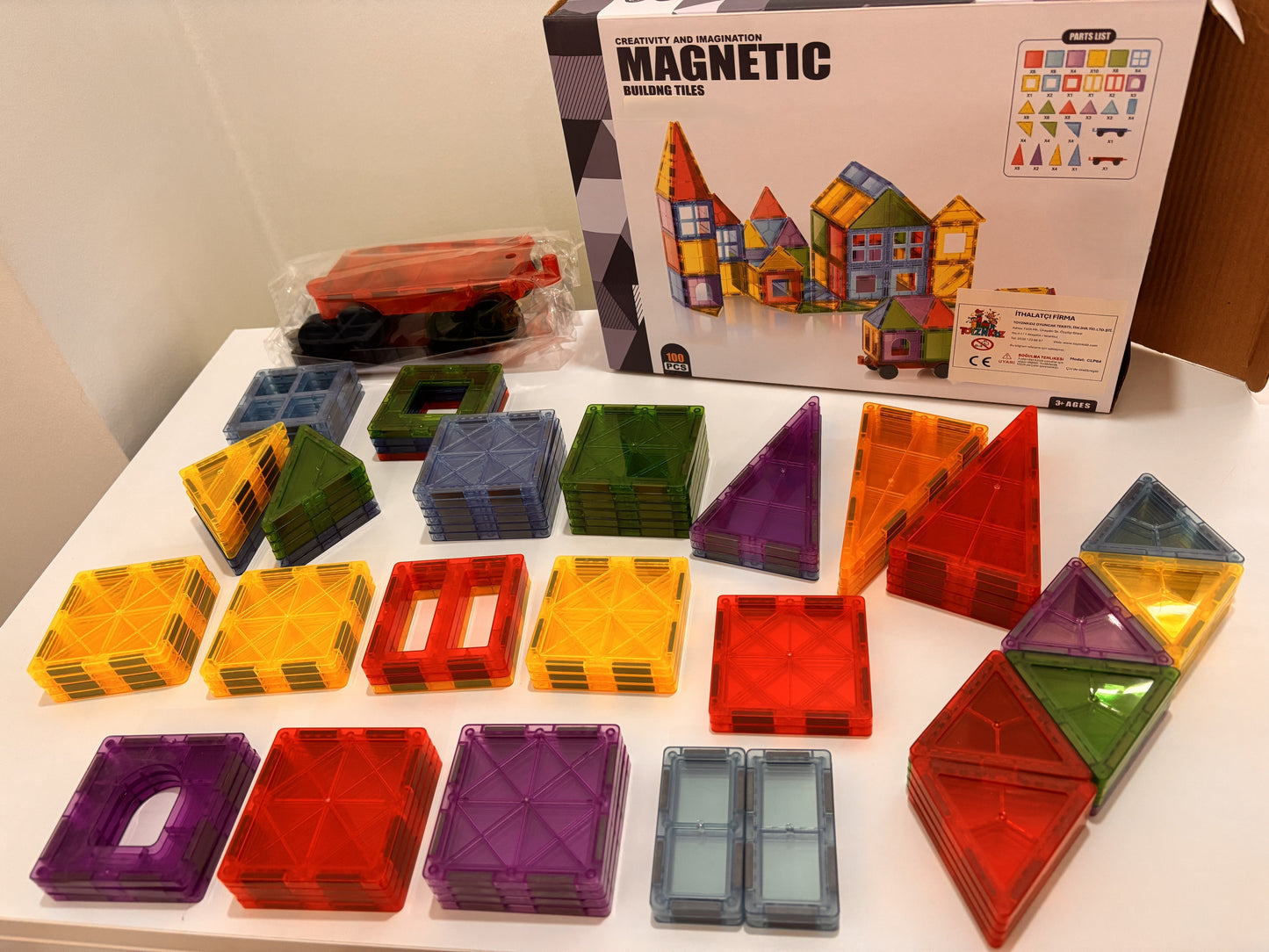 100 Parça Dekoratif Arabalı Manyetik Yapı Blokları-STEAM Eğitici Karo Oyun Seti (7.5 Cm)