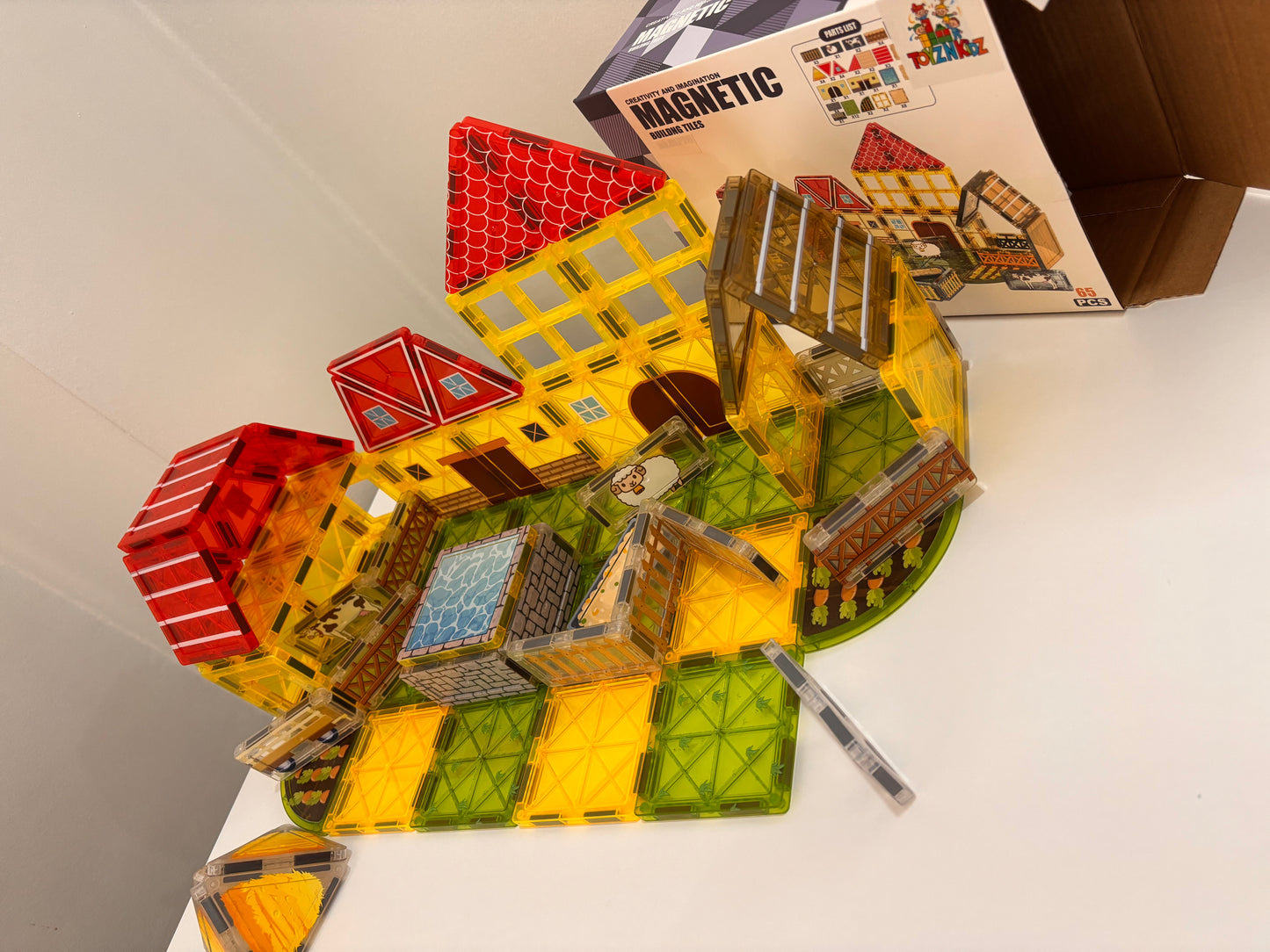 65 Parça Çiftlik Evi Temalı Manyetik Yapı Blokları-STEAM Eğitici Karo Oyun Seti (7.5 Cm)