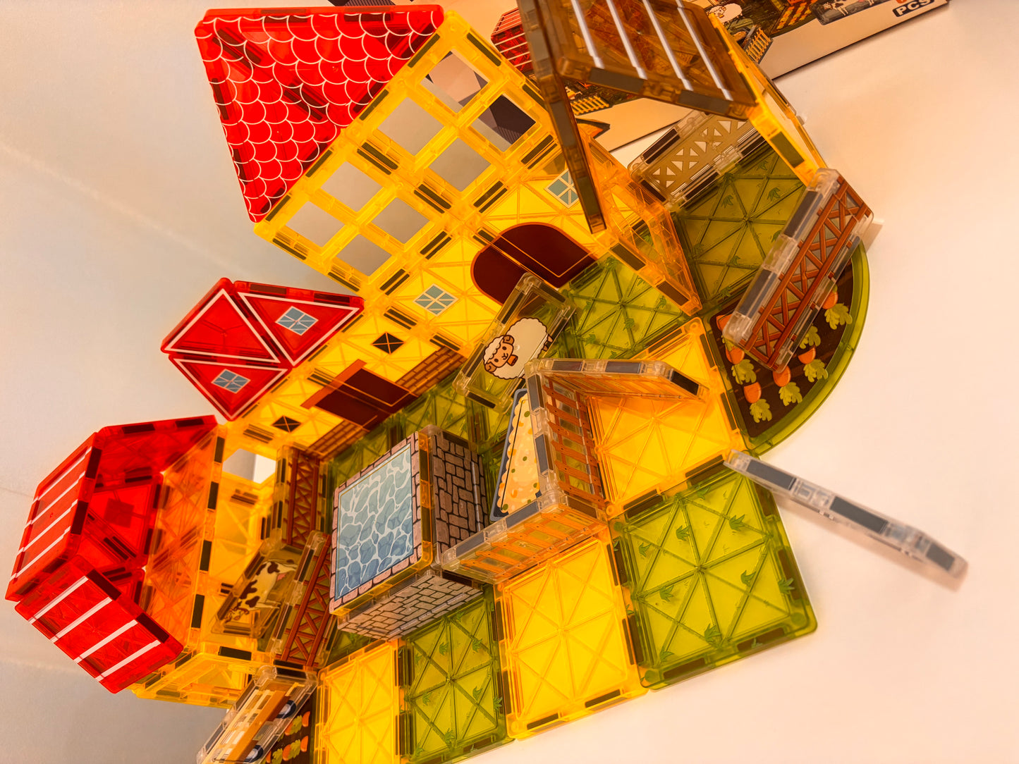 65 Parça Çiftlik Evi Temalı Manyetik Yapı Blokları-STEAM Eğitici Karo Oyun Seti (7.5 Cm)