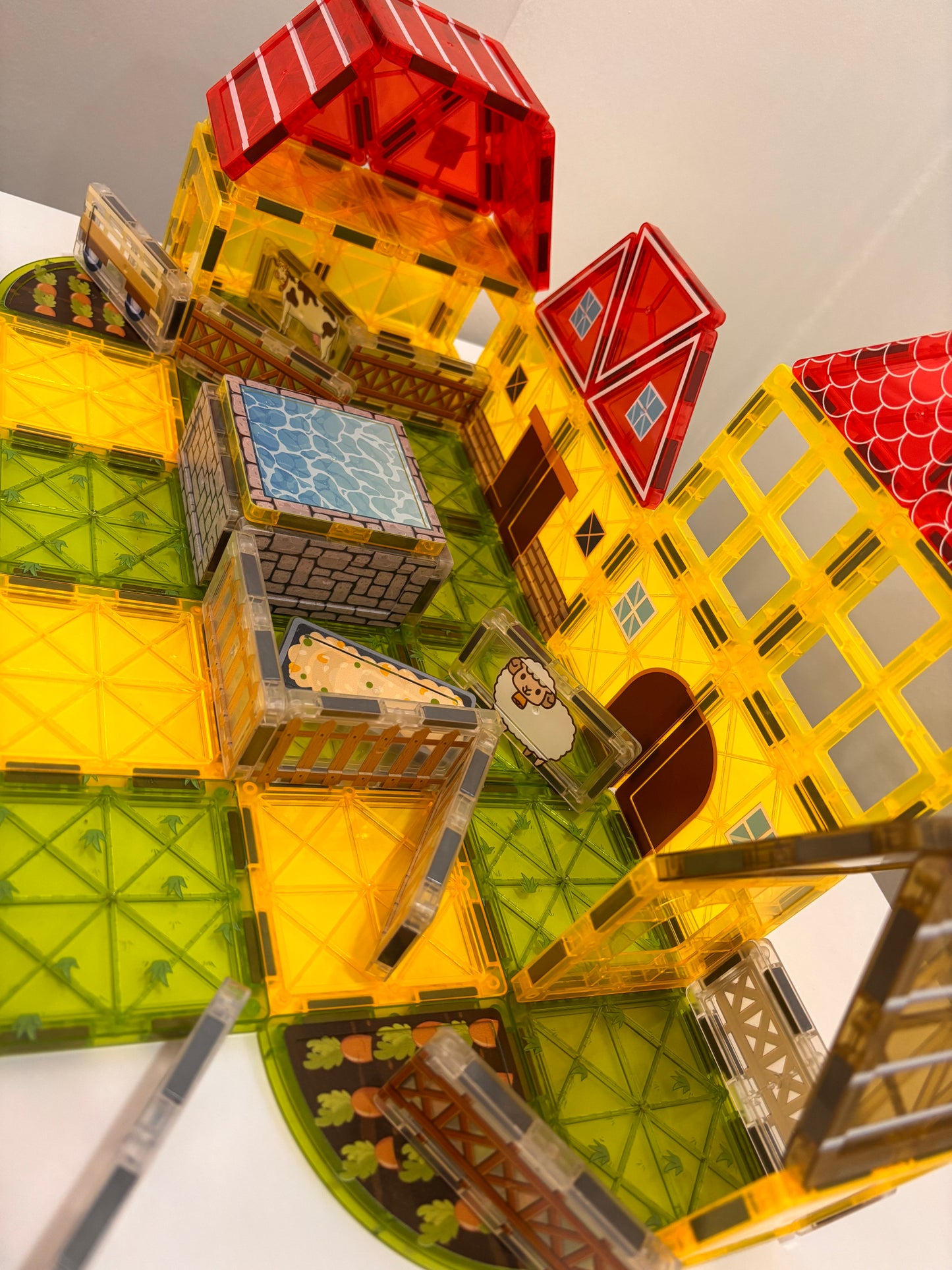 65 Parça Çiftlik Evi Temalı Manyetik Yapı Blokları-STEAM Eğitici Karo Oyun Seti (7.5 Cm)