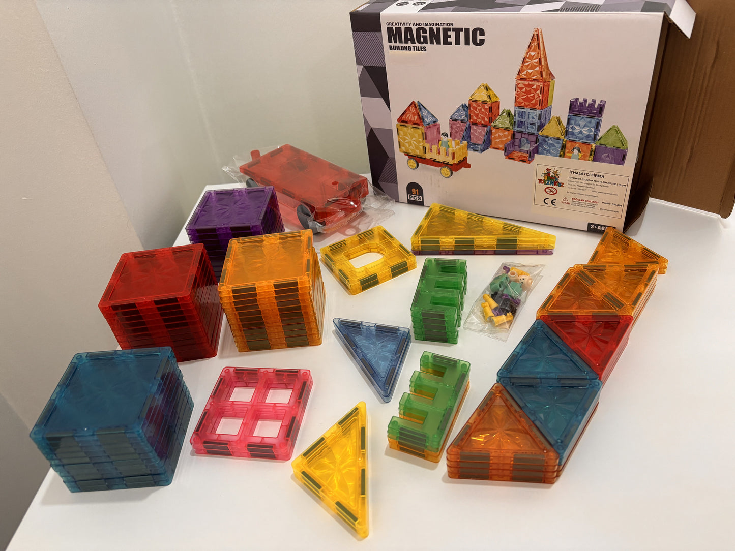 91 Parça Arabalı Elmas Yüzey Manyetik Yapı Blokları-STEAM Eğitici Karo Oyun Seti (7.5 Cm)