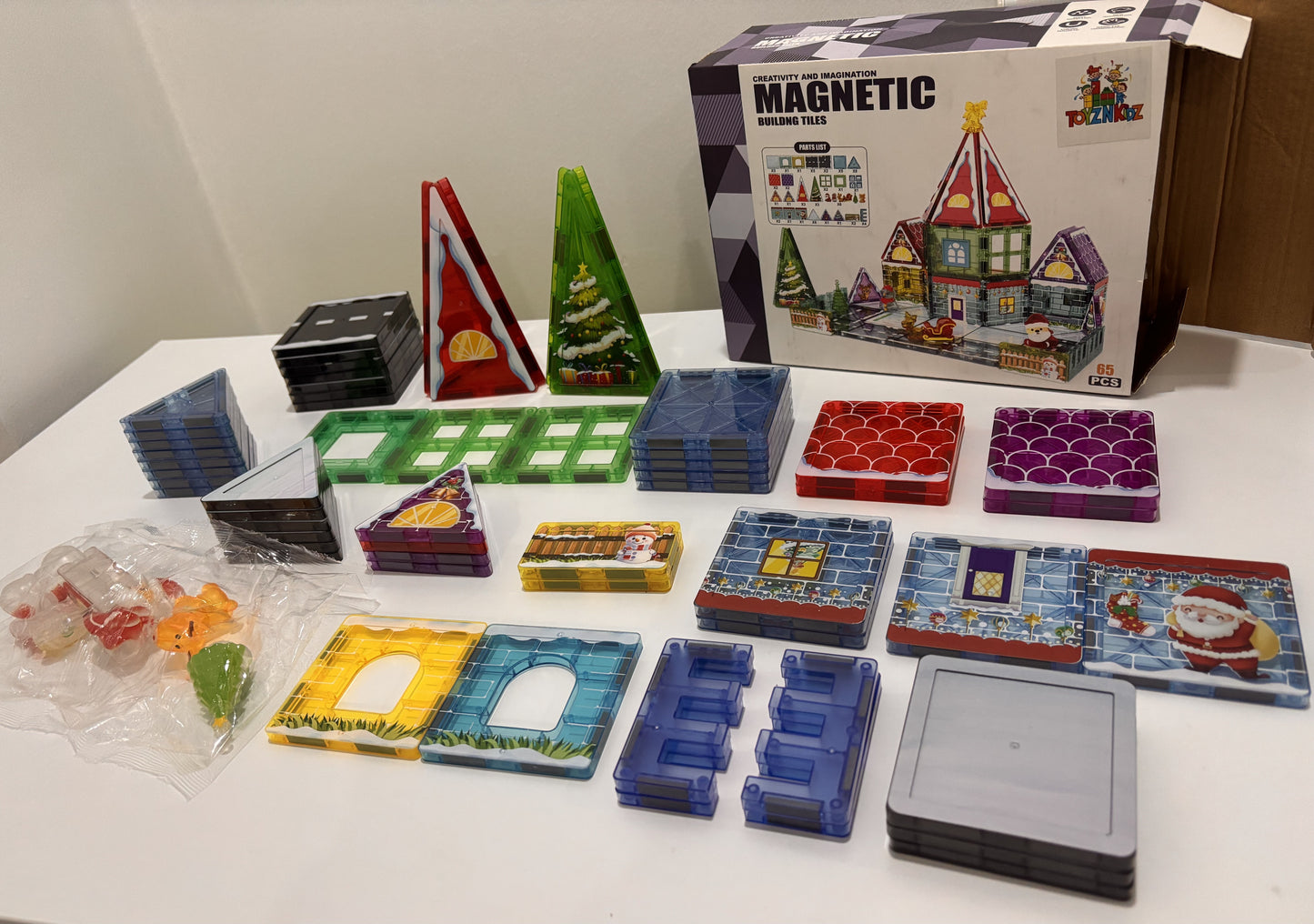 65 Parça Noel Evi Manyetik Yapı Blokları-STEAM Eğitici Karo Oyun Seti (7.5 Cm)